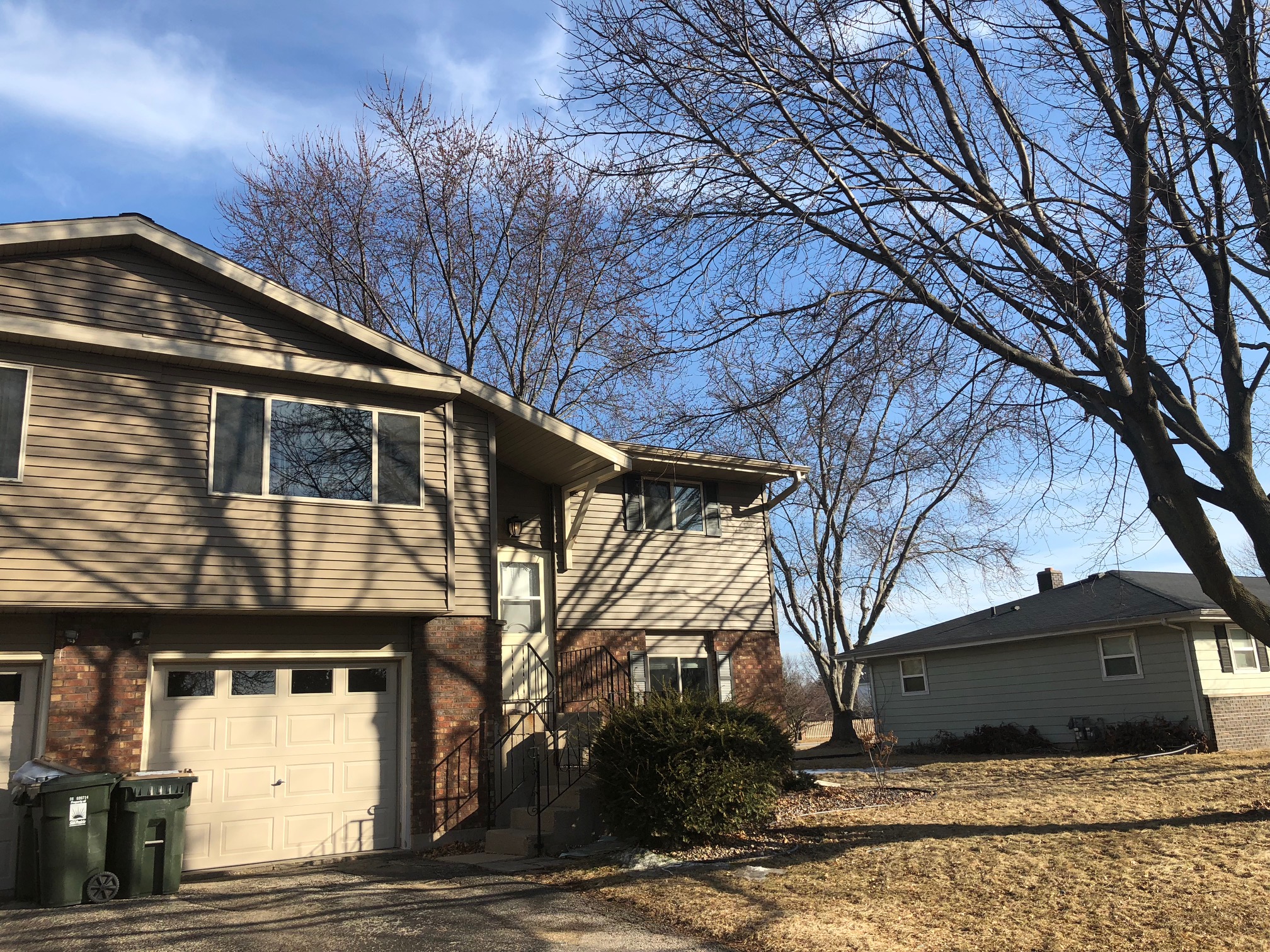 Montana Avenue (2220-2222) - 2220